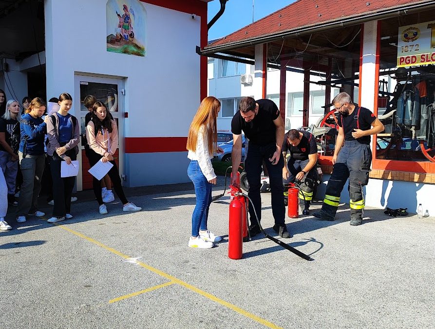 Varno eksperimentalno delo v šolskem laboratoriju