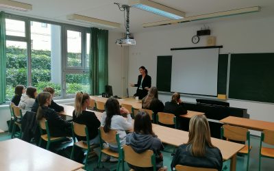 OBISK NOVINARKE PRI URI DRUŽBOSLOVNEM ITSU